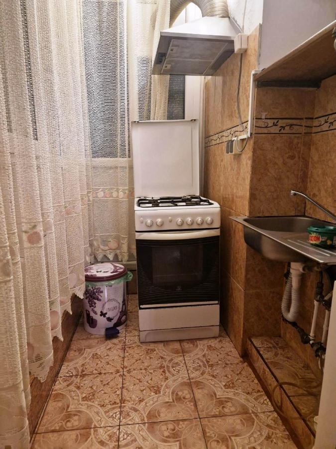 Апартаменты Apartament Victoria Тыргу-Жиу Экстерьер фото